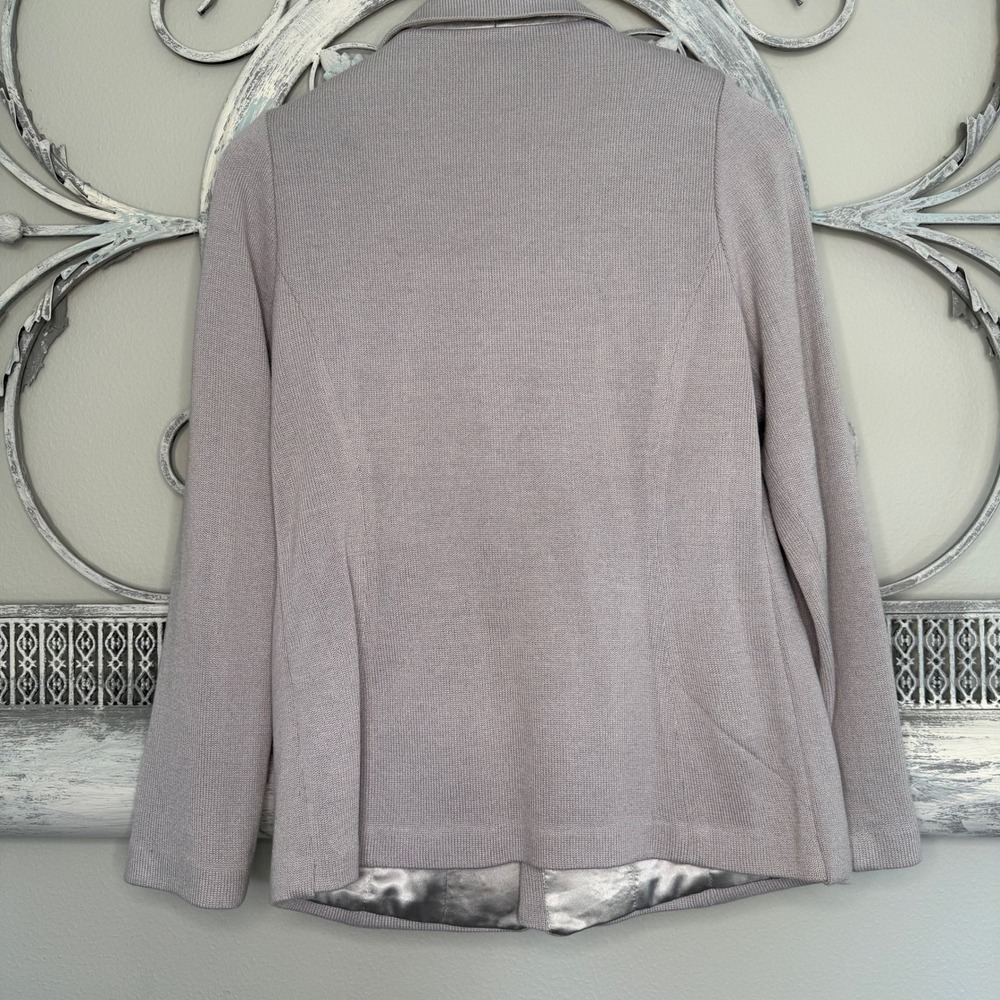 Donna Vinci Knits 2pc Skirt Suit Set Rhinestone Pearls Light Gray Womens Size 10 - Picture 3 of 12